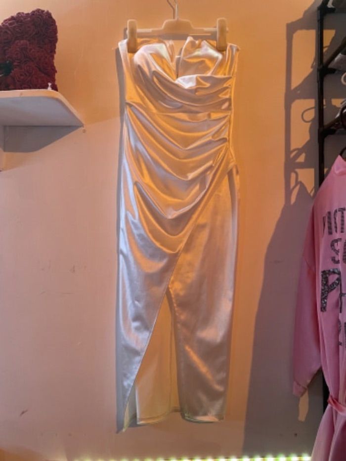 Superbe robe blanche bustier