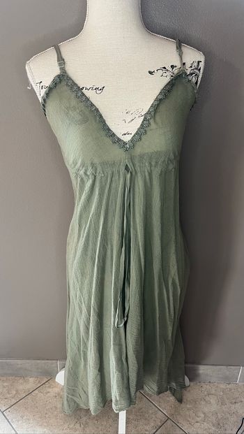 Robe kaki taille 40