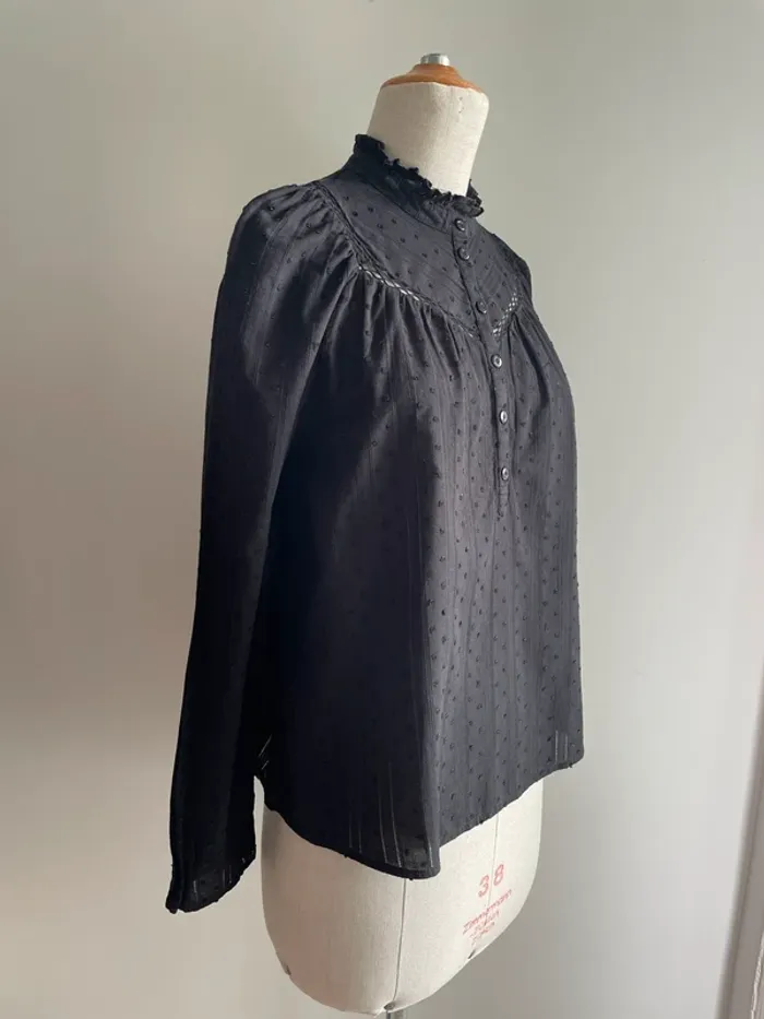 Blouse noire One Step T36 plumetis ajourée