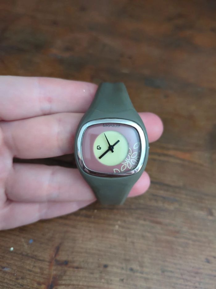 Montre kaki rose decathlon geonaute - photo numéro 1