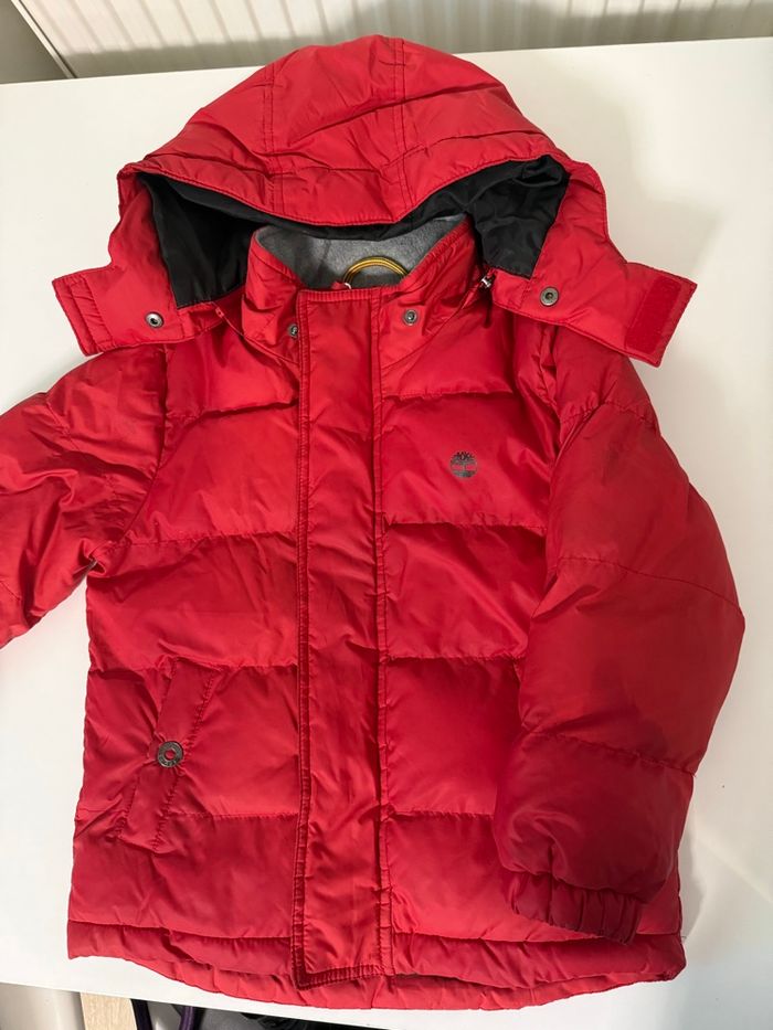 Doudoune Timberland rouge – Enfant 5/6 ans (110 cm)