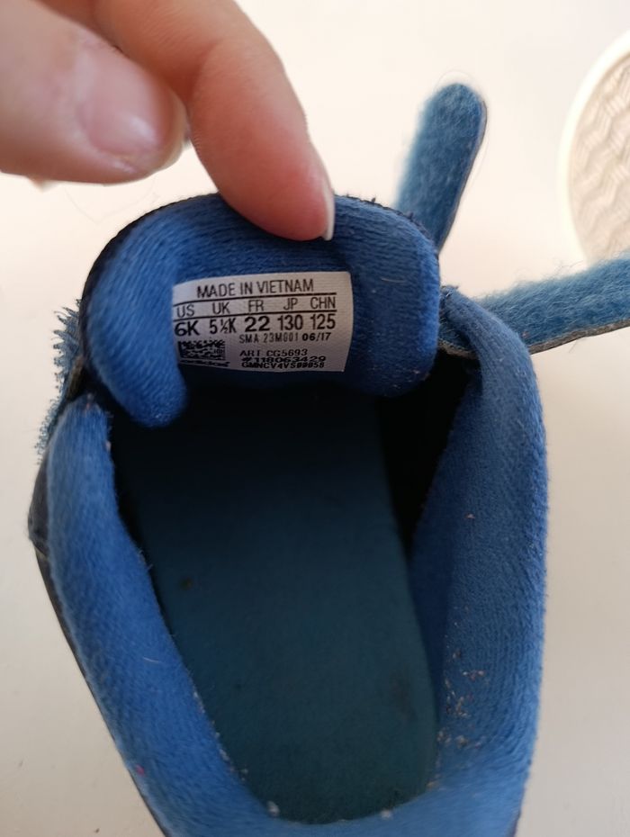 Addidas pointure 22 - photo numéro 4