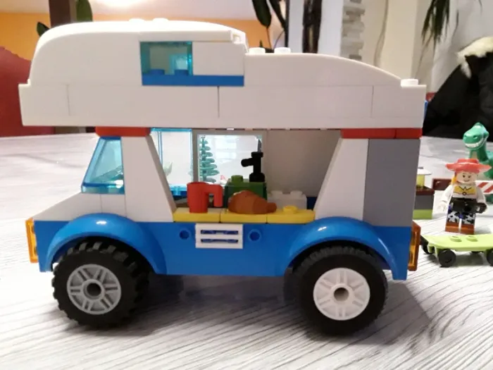 Lego Toy Story camping car - photo numéro 4