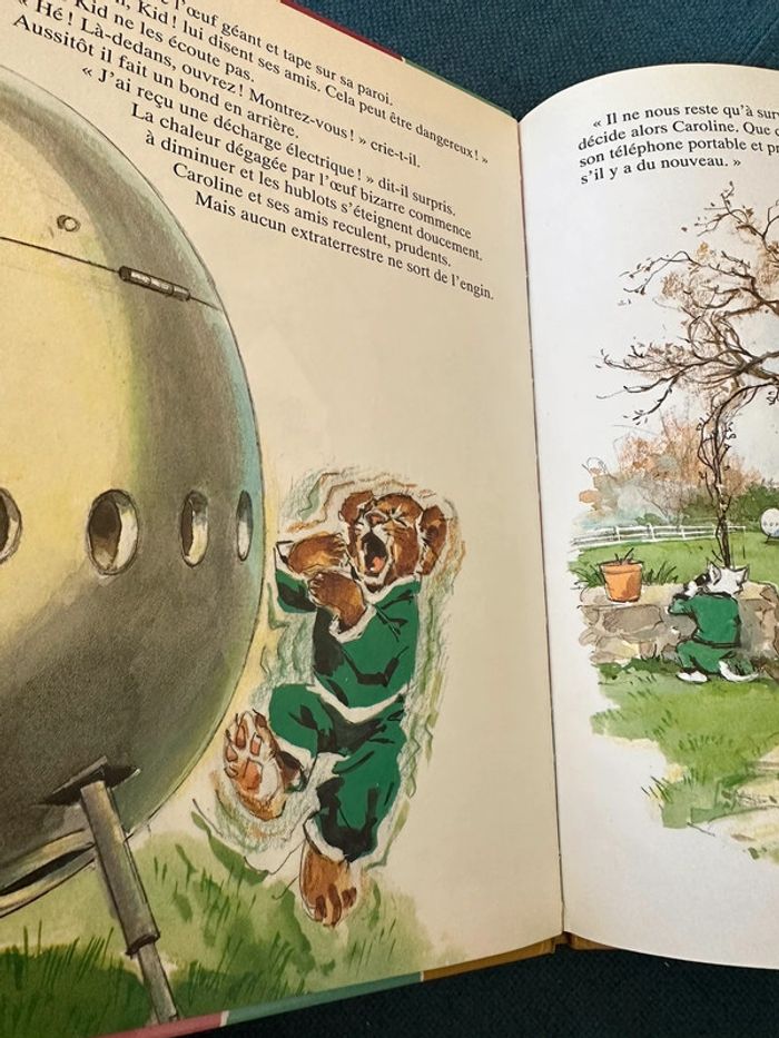 Livre Caroline et les extraterrestres Pierre Probst Hachette Jeunesse album multicolore couleurs - photo numéro 3