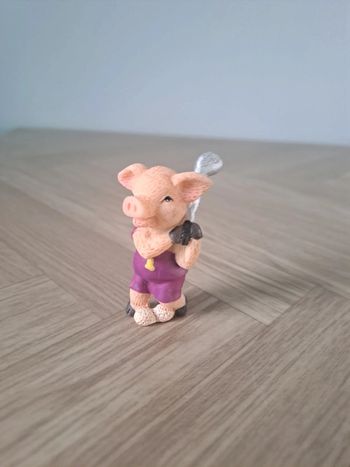 Figurine cochon sportif