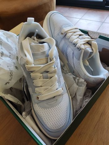 Lacoste basket neuves avec étiquettes femme taille 38 blanches et bleue ciel 