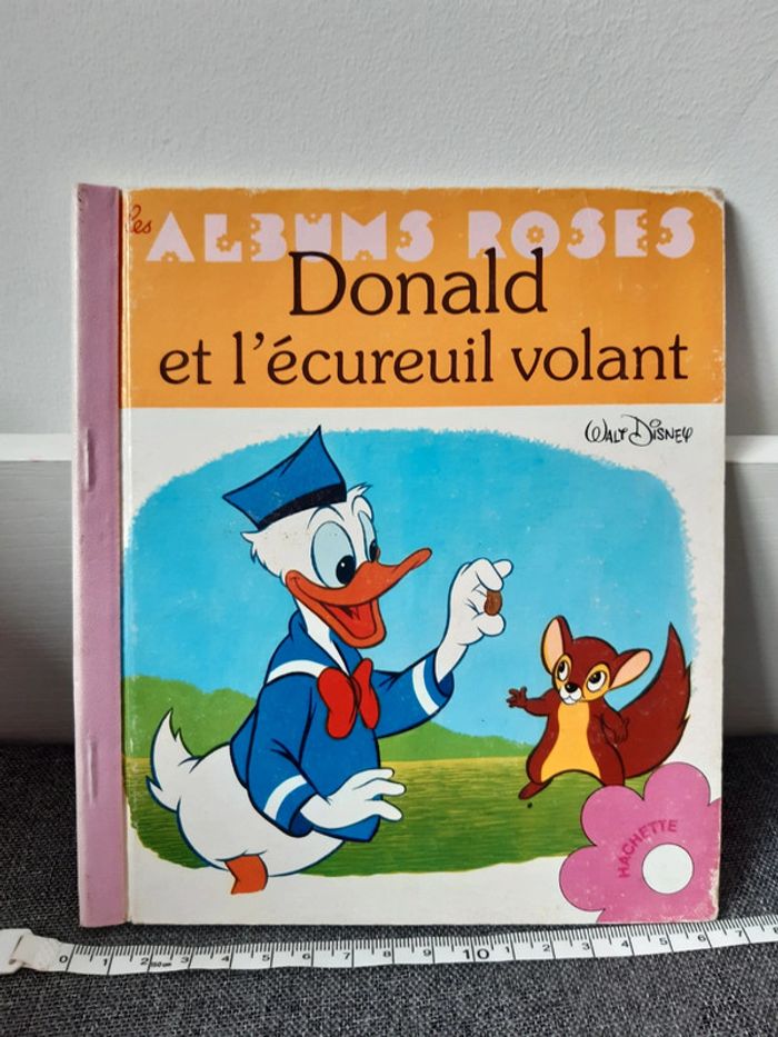 Livre vintage Walt Disney : Les albums roses : Donald et l'écureuil volant - photo numéro 9