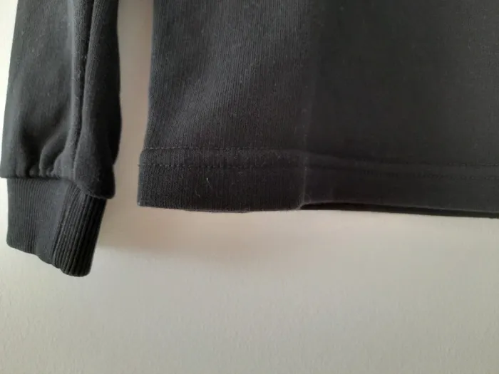 Sweat-shirt noir et col blanc en dentelle - photo numéro 3