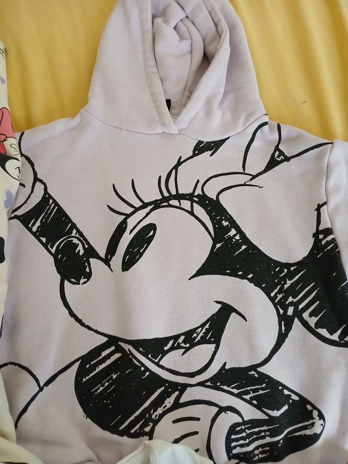 Lot de pulls Disney pour fille taille 4ans et taille 5ans pour fille - photo numéro 5