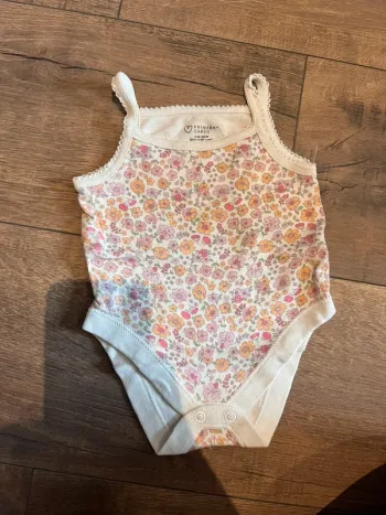 Body débardeur fleuris 3 mois