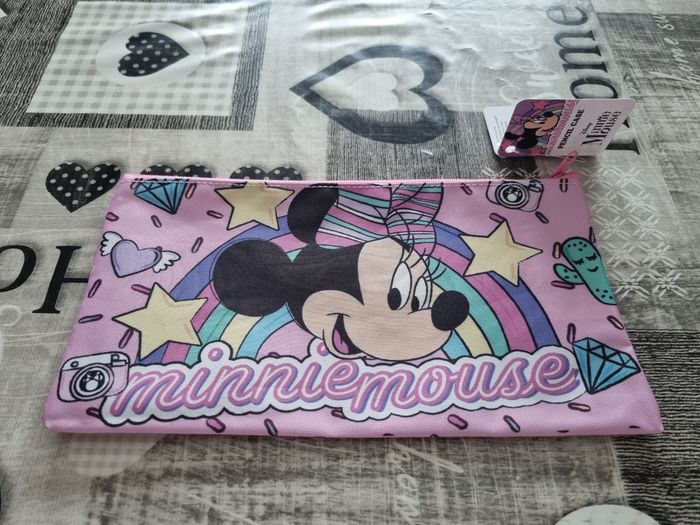 Trousse minnie arc en ciel