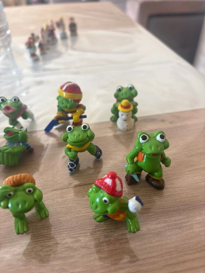 Lot de 11 figurines kinder grenouille 🐸 - photo numéro 4