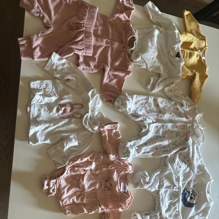 Lots de vêtements de naissance fille