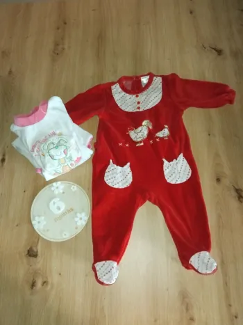 Lots 2 pyjamas fille velours taille 6 mois