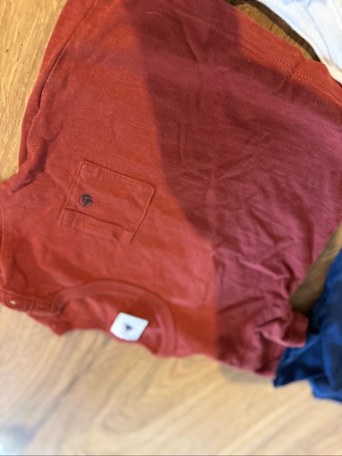 Lot Petit Bateau t.shirt / Bodies 3 mois - photo numéro 3