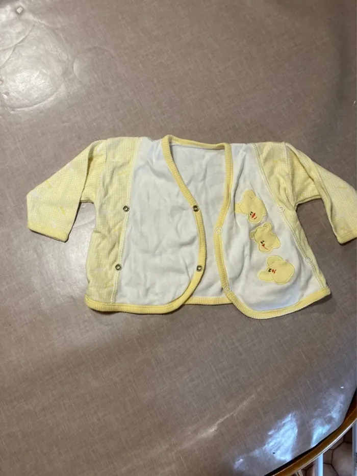 Gilet croisé vintage bébé jaune et blanc – oursons brodés – années 80/90 - photo numéro 4