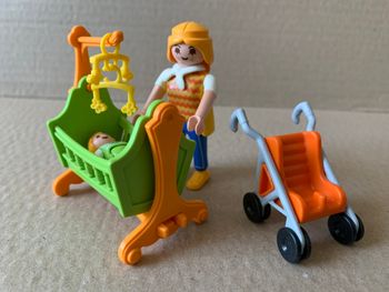 Playmobil : Maman et bébé avec poussette et landau