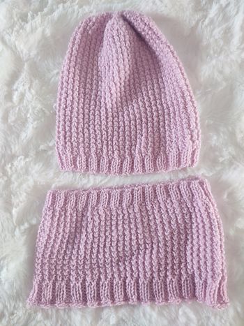 Ensemble bonnet et snood rose
