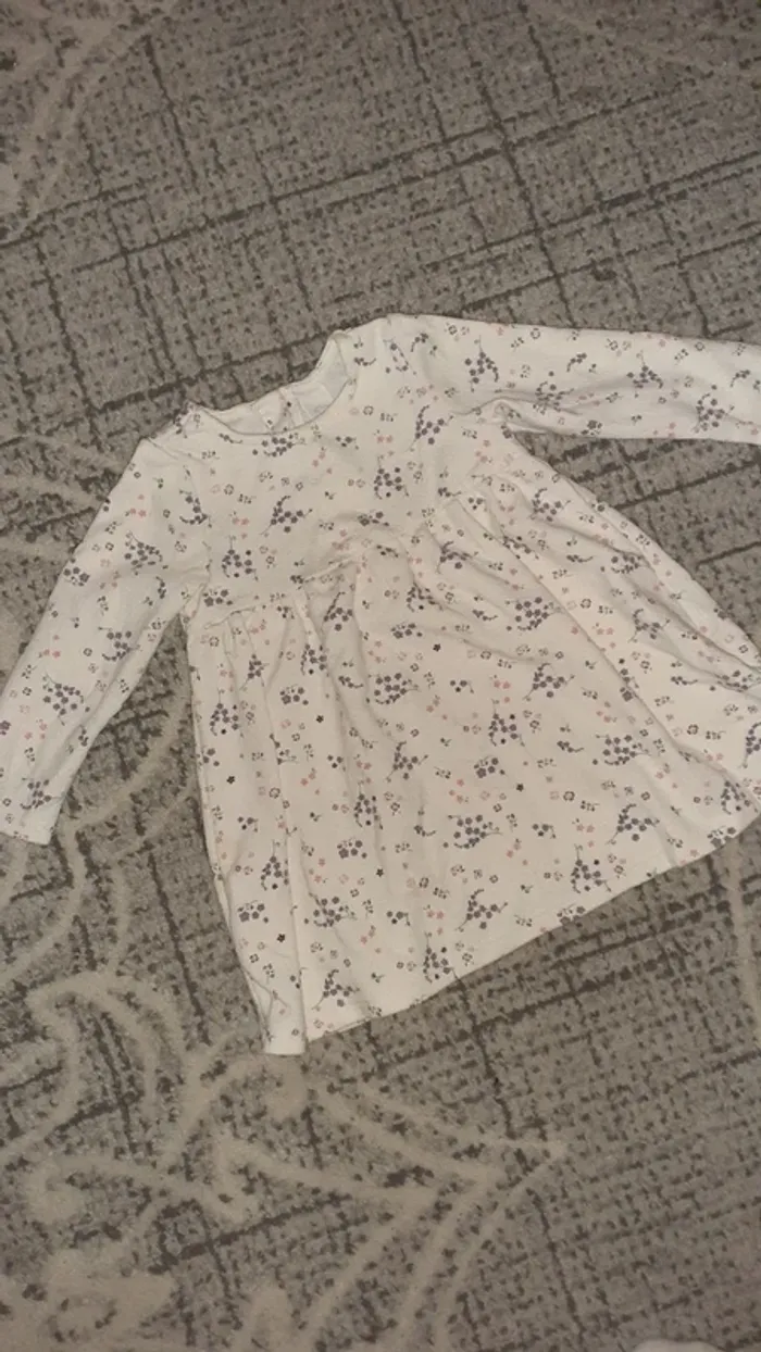 Robe blanche à motifs fleurs - photo numéro 3