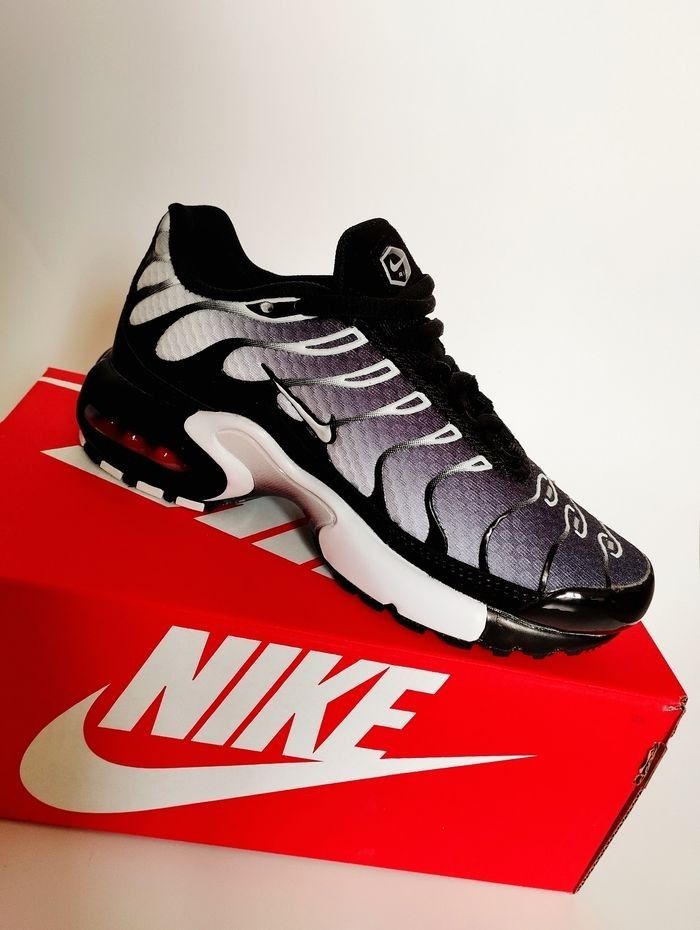 Tn air max plus enfants neuf taille 35