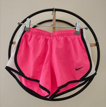 8 ans short sport Nike taille s enfant