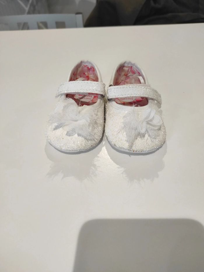 Chaussures 6-12 mois blanches - photo numéro 2