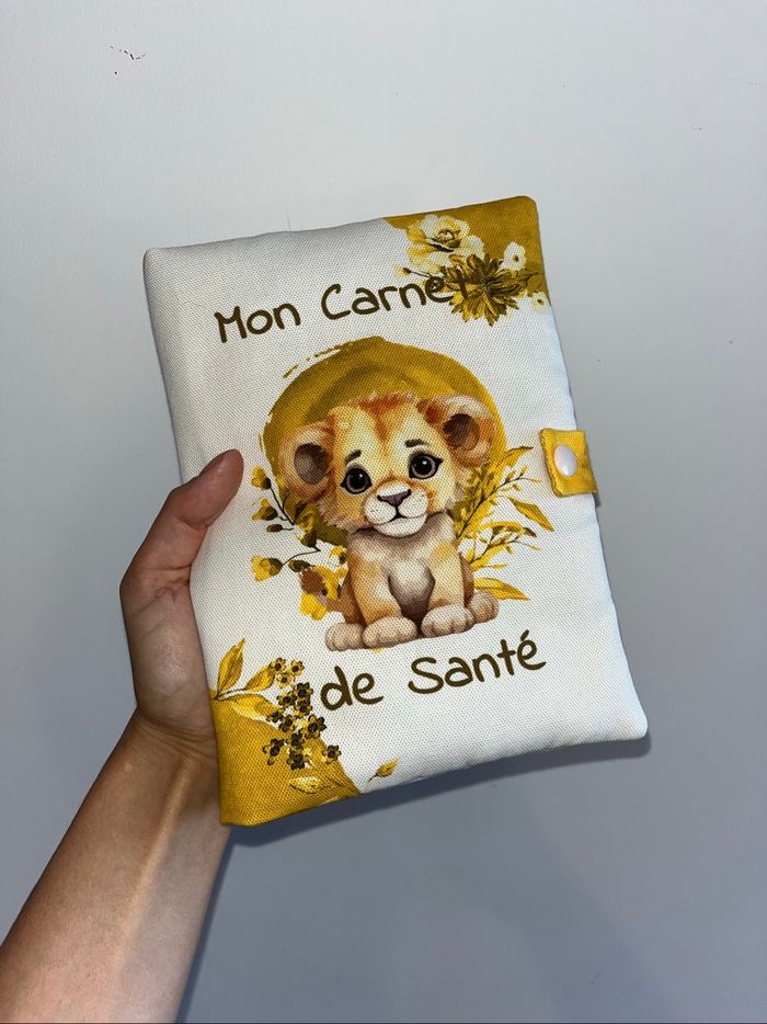 Protège carnet de santé lionceau