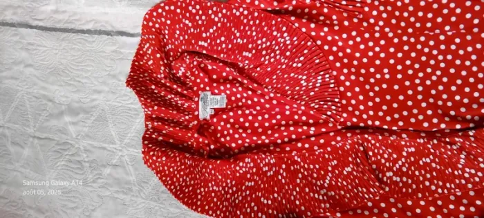 Blouse fluide à pois avec volants plissés manches longues pagodes rouge femme 40 flanelle Paris - photo numéro 18