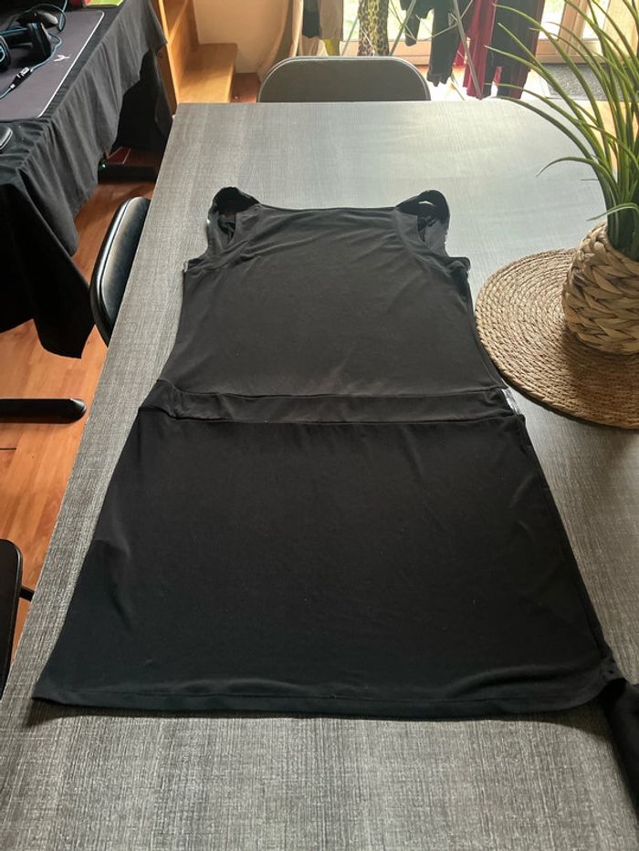 Robe noire, taille 42, 44 - photo numéro 2