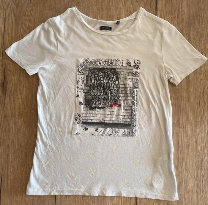 Tee shirt ikks taille 8 ans très bon état
