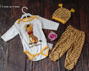 Ensemble girafe pantalon, body, bonnet 3 mois ou 6 mois