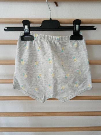 Short kiabi ananas