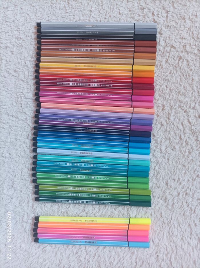 Lot de 37 feutres Stabilo point 68