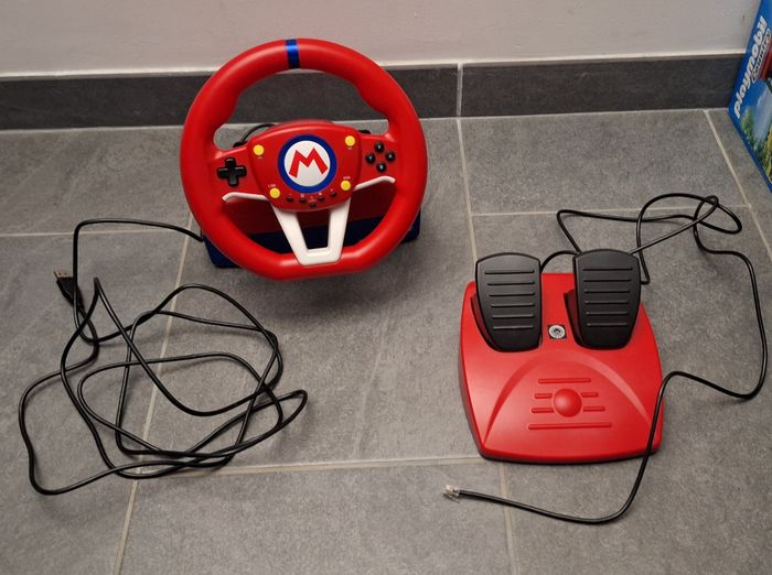 Volant et pédale Mario kart switch - photo numéro 2