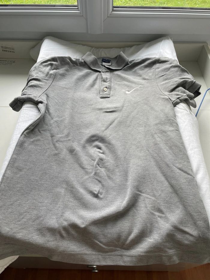 Polo gris Nike