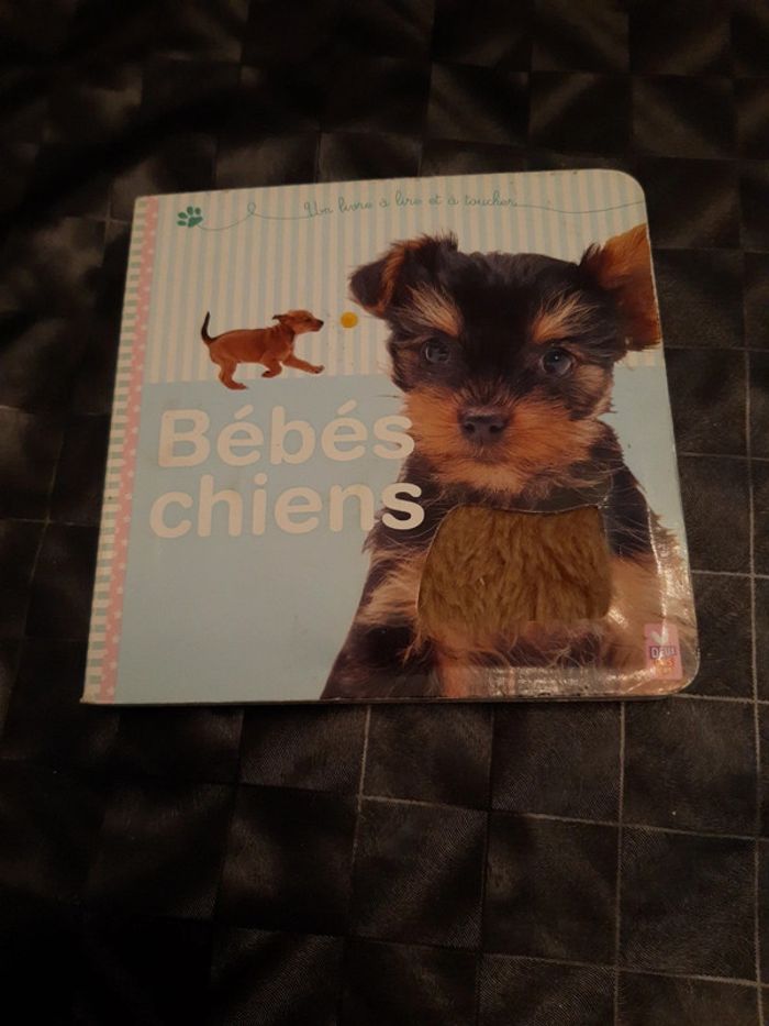 Livre à toucher bébés chiens