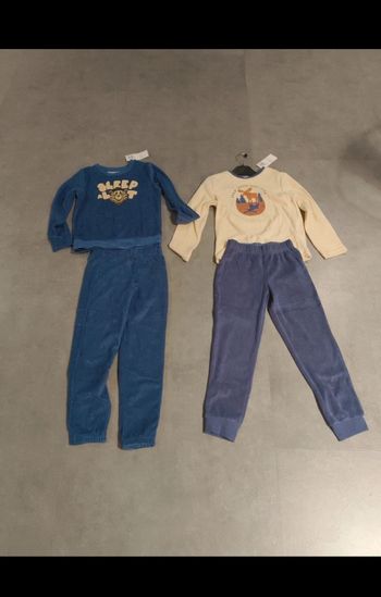 Lot pyjamas neuf 8 ans In extenso 