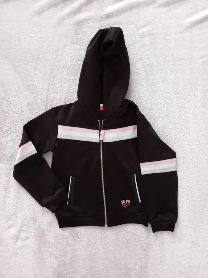 Veste jogging à capuche fille 8 ans