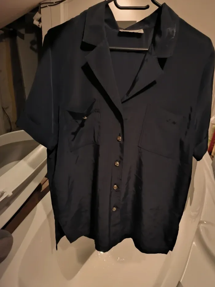 Chemise bleu marine manches courtes