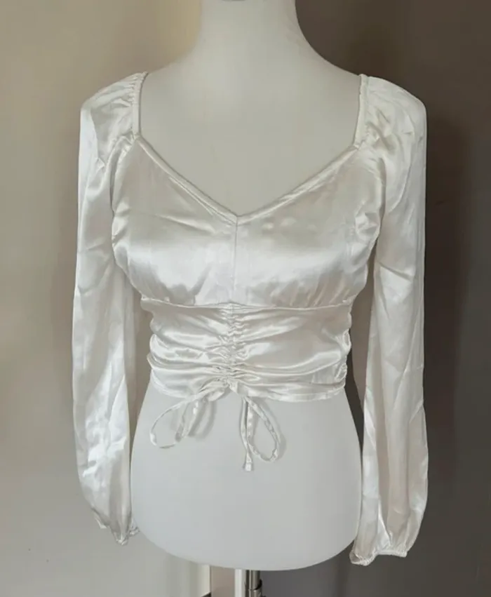Hollister, top, blouse, blanc, satiné, Crop top femme, taille M - photo numéro 2