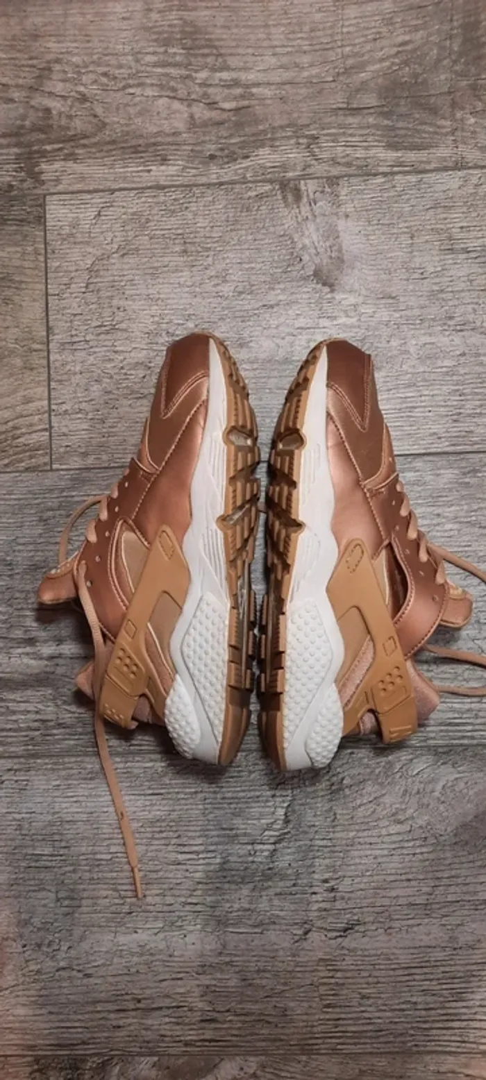 Basket Nike Air Huarach 39.5 - photo numéro 5