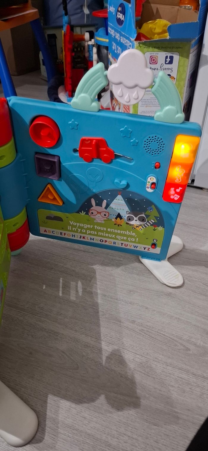 Grand livre d activités Fisher Price 6 mois et plus - photo numéro 2