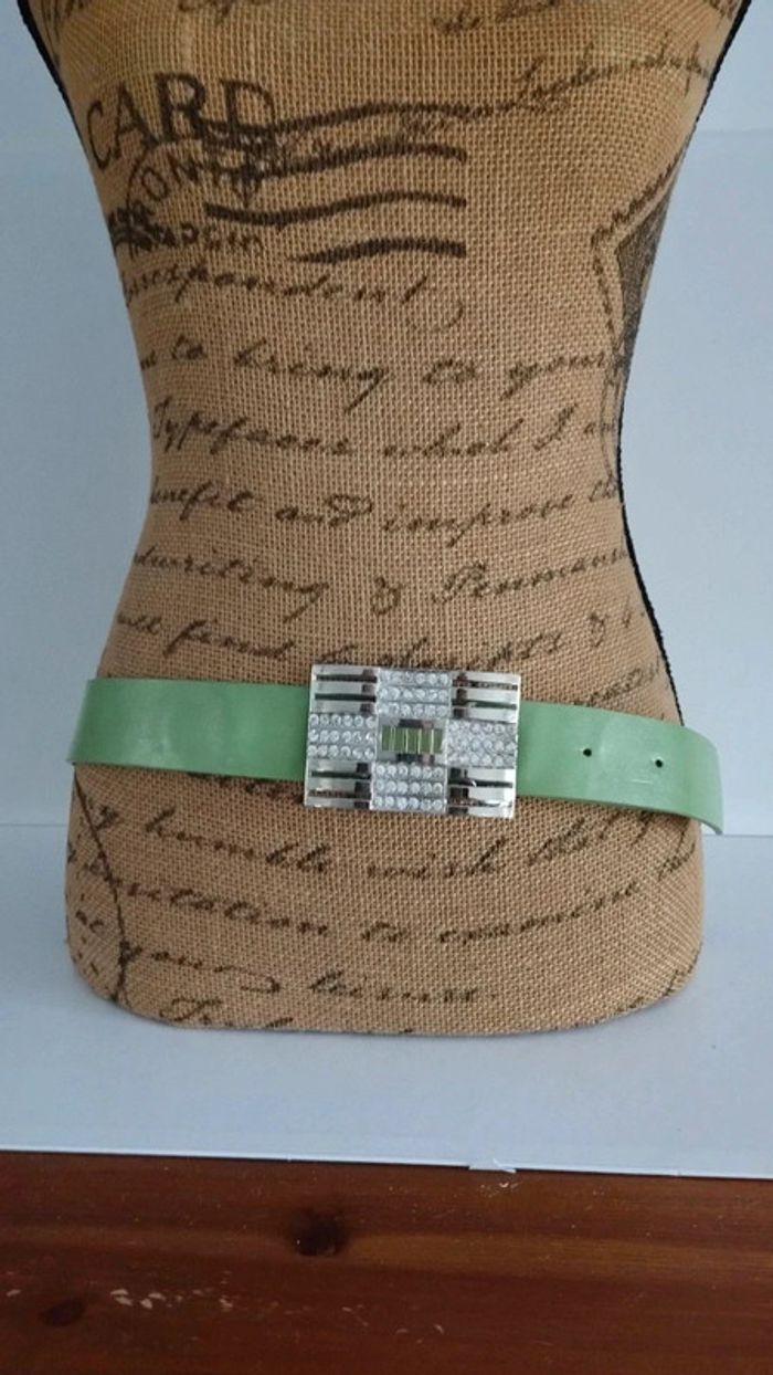 Ceinture verte boucle argenté 95 cm