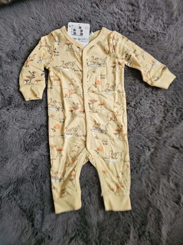 Pyjama fin 6 mois le roi lion neuf