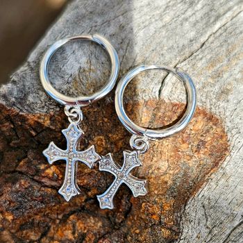 Paire de boucles d'oreilles argentées