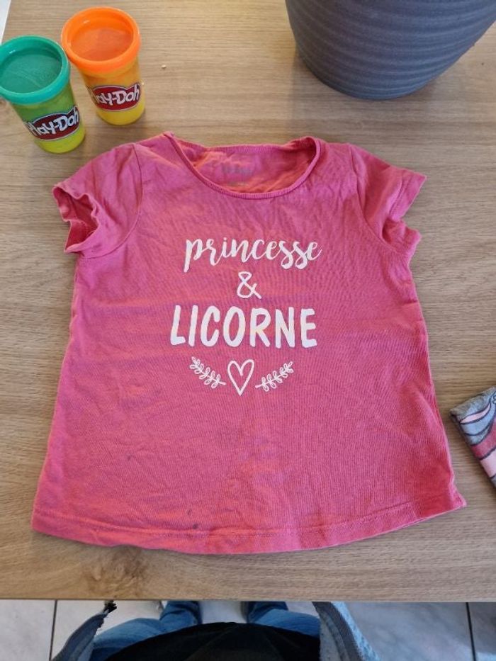 Tshirt licorne - 3 ans