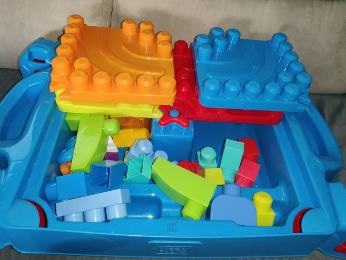Table d'activités Mega Bloks - photo numéro 3