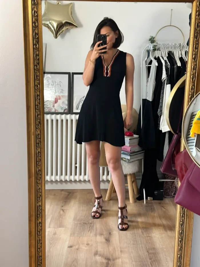 Robe Sandro noire taille 38 - photo numéro 2