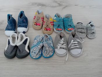 Lot de petite chaussures 3-6-9mois