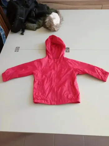 K-way neuf jamais porté tissaia rouge